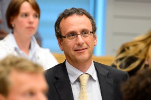 Le député Olivier maroy choqué par des pratiques discriminatoires